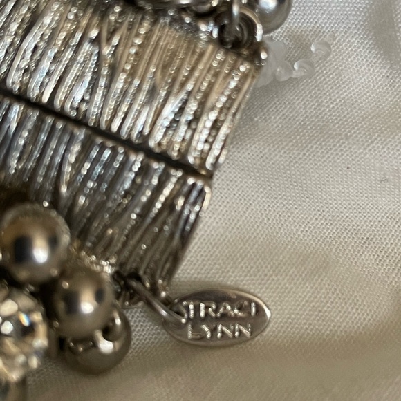 Tracy, Lynn chunky magnetic bracelet - Picture 5 of 11